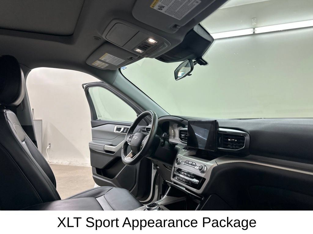 Used 2024 Ford Explorer XLT w/ Equipment Group 202A AWD/4WD image 21