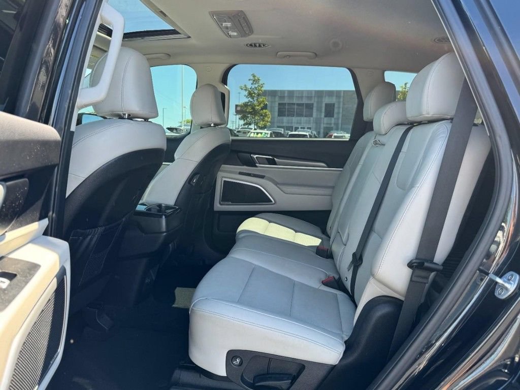Used 2020 Kia Telluride S w/ S 8 Passenger Seating Package AWD/4WD image 10