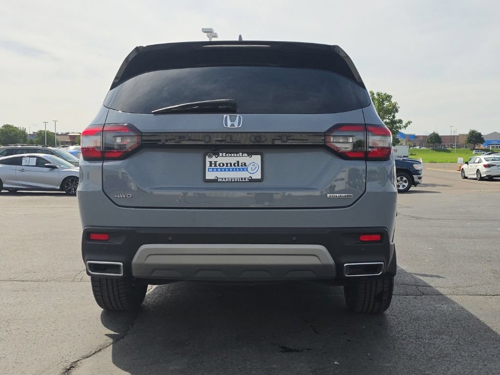 Used 2024 Honda Pilot Touring image 6