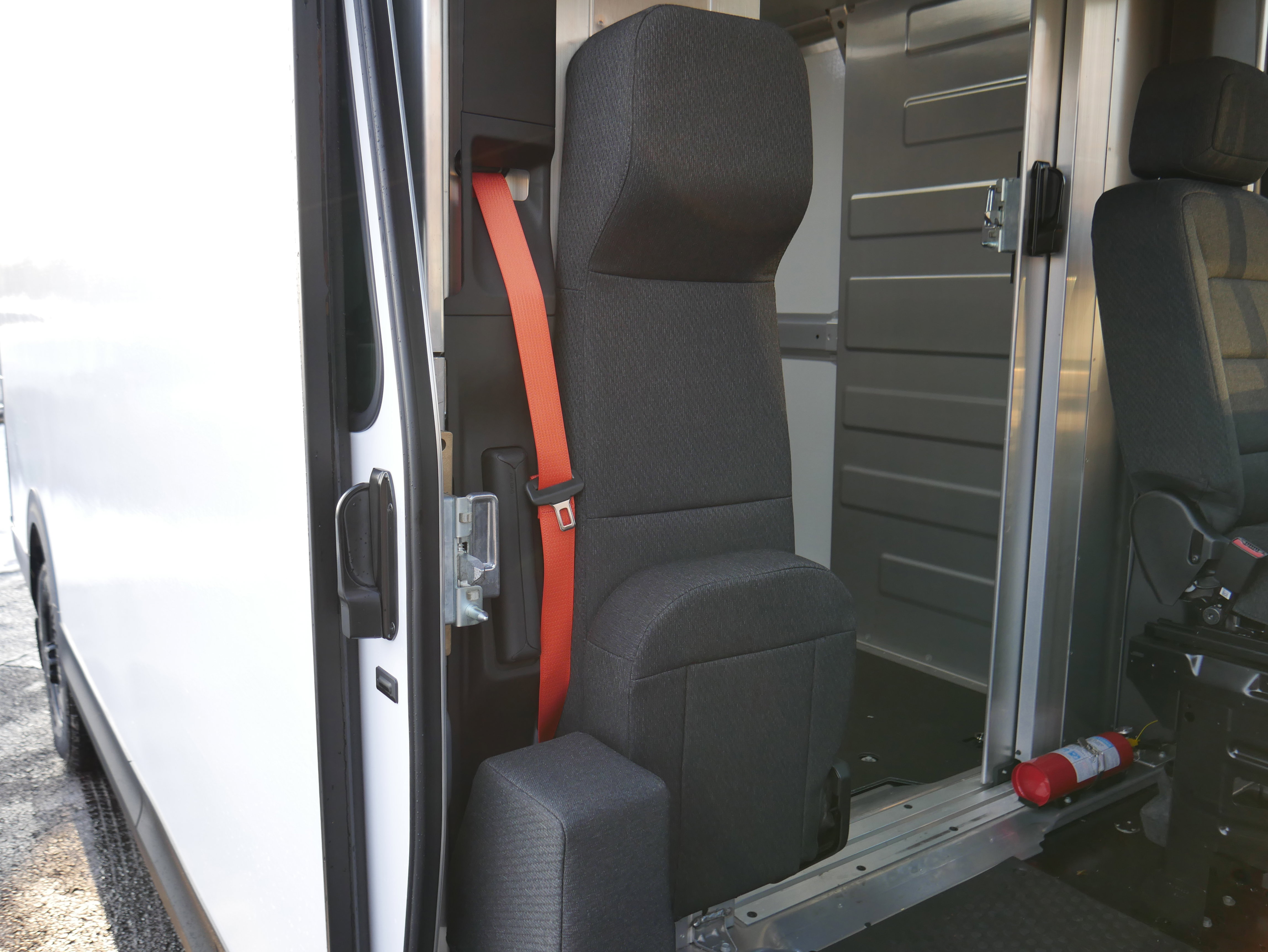 New 2025 Chevrolet Brightdrop 600 w/ Power Door Package image 18