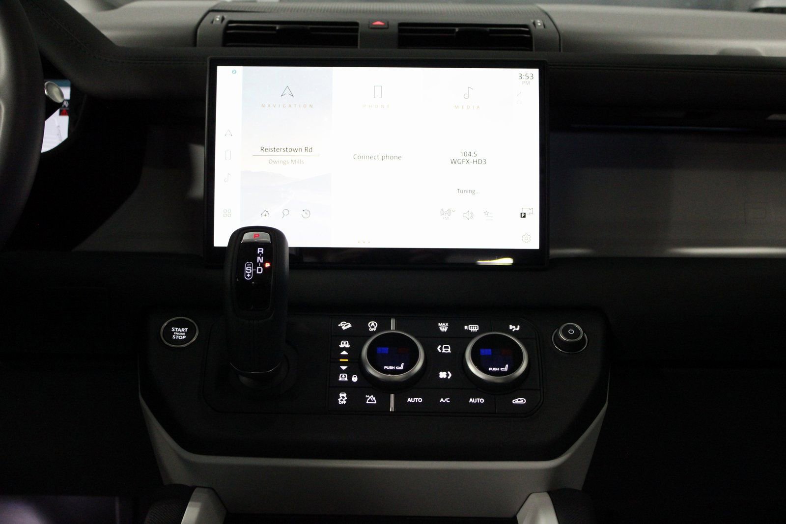 Used 2025 Land Rover Defender 110 S image 28