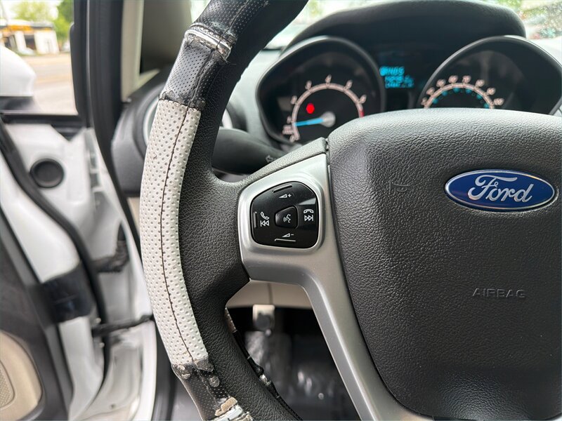Used 2017 Ford Fiesta SE FWD image 22