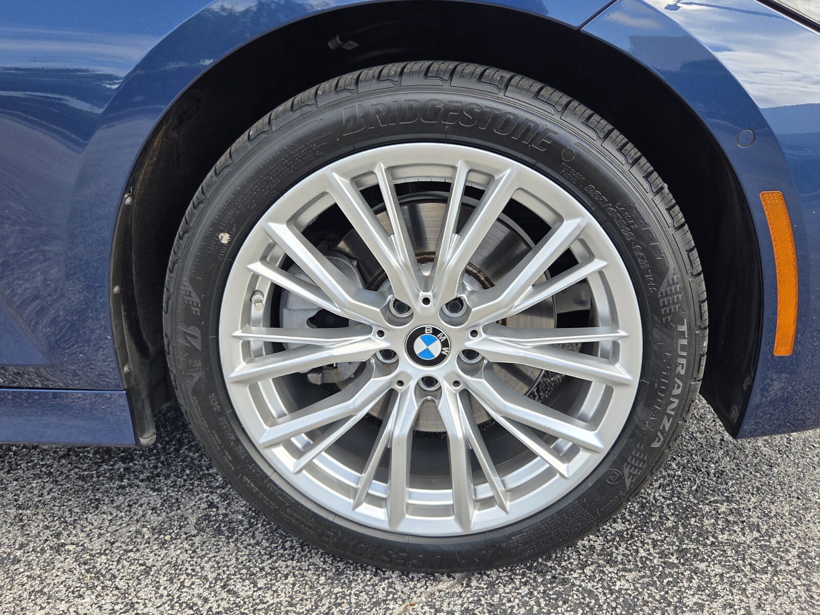 Used 2023 BMW 330i Sedan w/ Premium Package RWD image 9