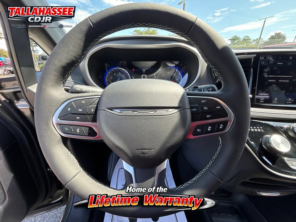 New 2027 Chrysler Pacifica Select FWD image 19