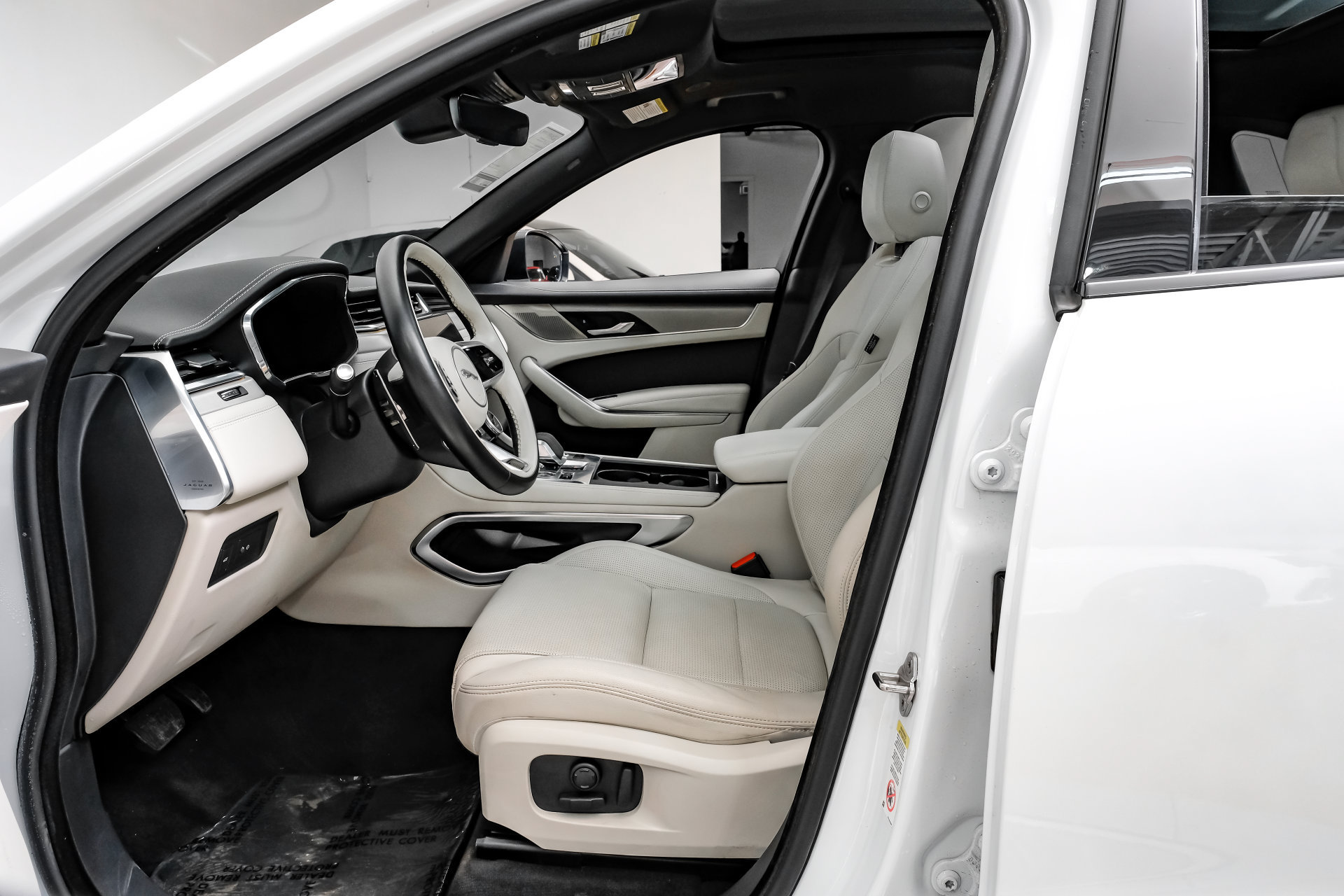 Used 2024 Jaguar F-PACE R-Dynamic S AWD/4WD image 4
