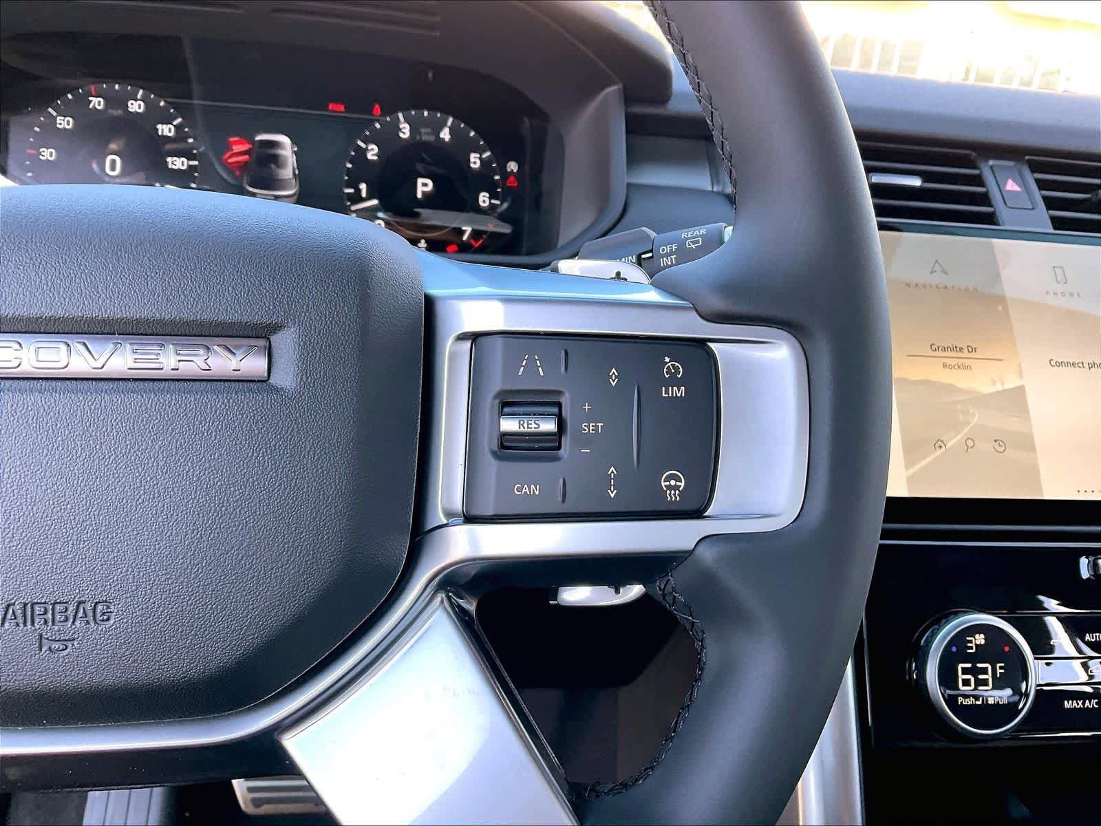 New 2026 Land Rover Discovery Limited Edition AWD/4WD image 18