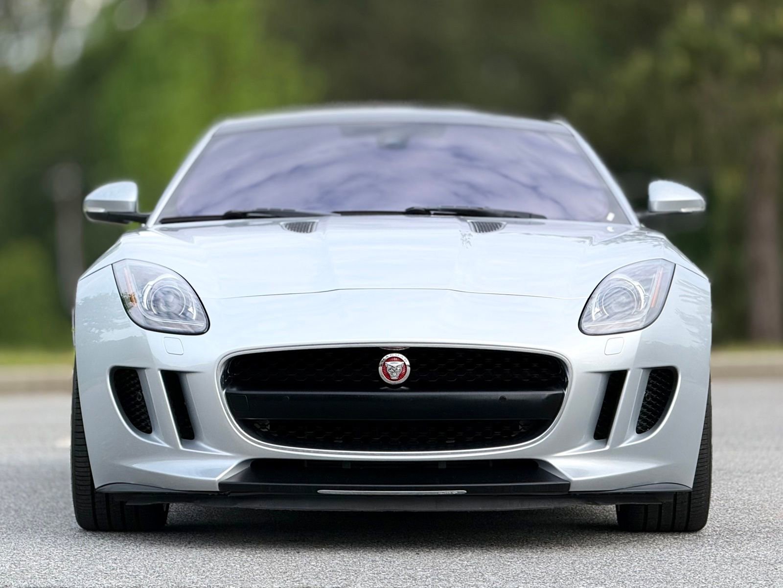 Used 2017 Jaguar F-TYPE Coupe RWD image 3