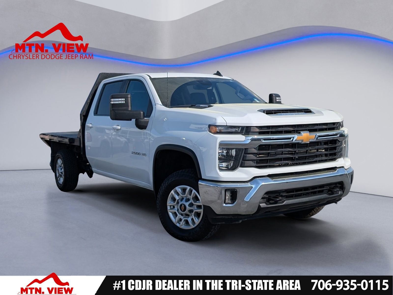 Used 2024 Chevrolet Silverado 2500 LT w/ Convenience Package image 2