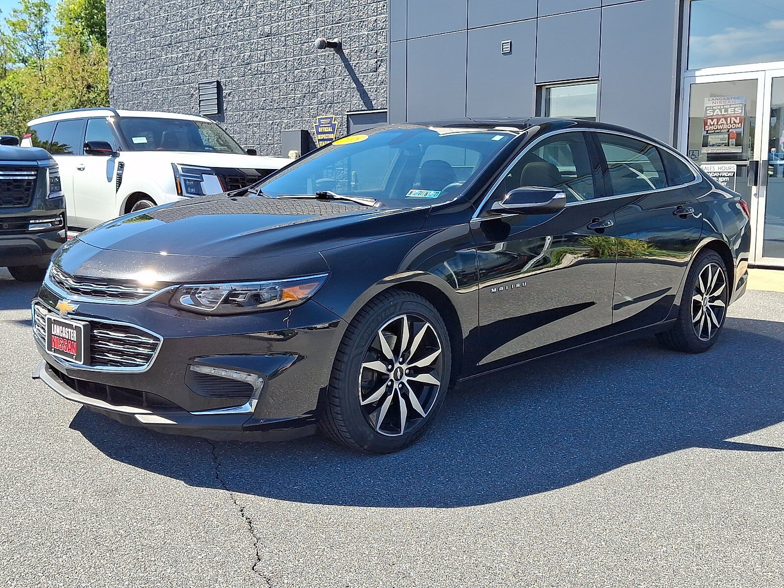 Used 2018 Chevrolet Malibu LT FWD image 3