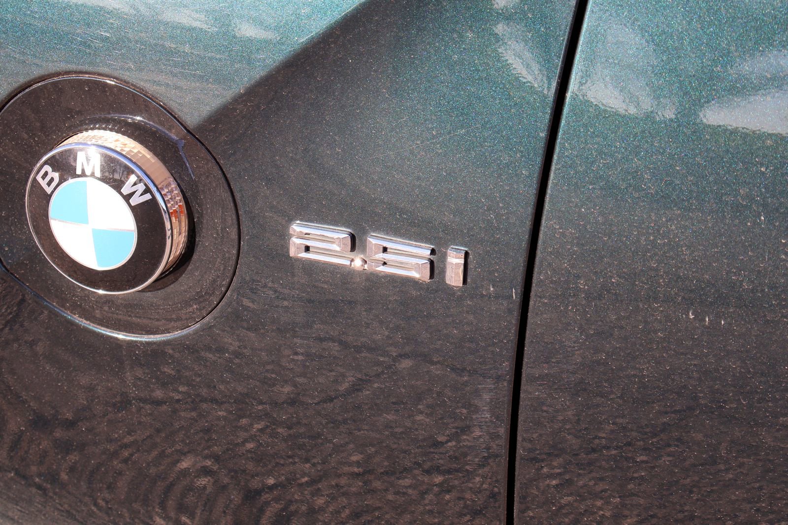 Used 2005 BMW Z4 2.5i image 5