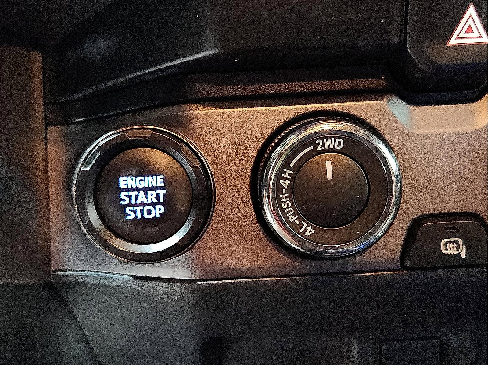 Certified 2022 Toyota Tacoma TRD Off-Road AWD/4WD image 18