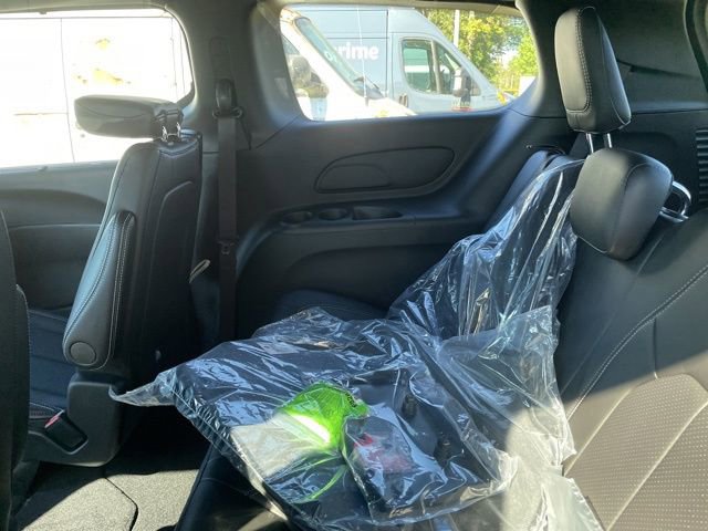 New 2026 Chrysler Pacifica Select image 28