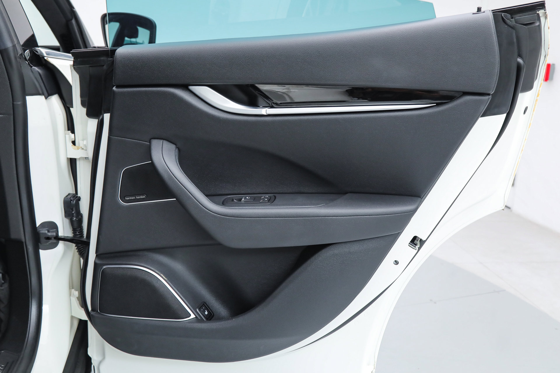 Certified 2023 Maserati Levante GT image 14