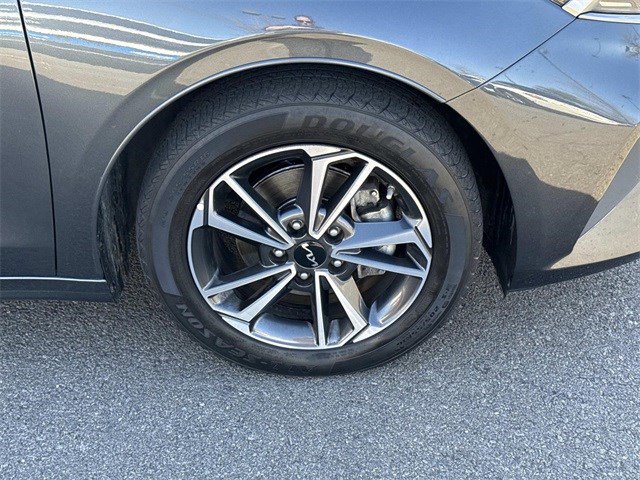 Used 2022 Kia Forte LXS w/ LXS Technology Package image 7