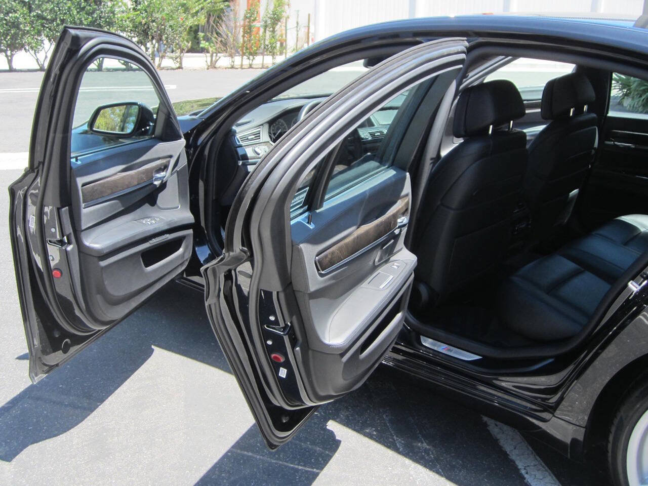 Used 2013 BMW 750i RWD image 25