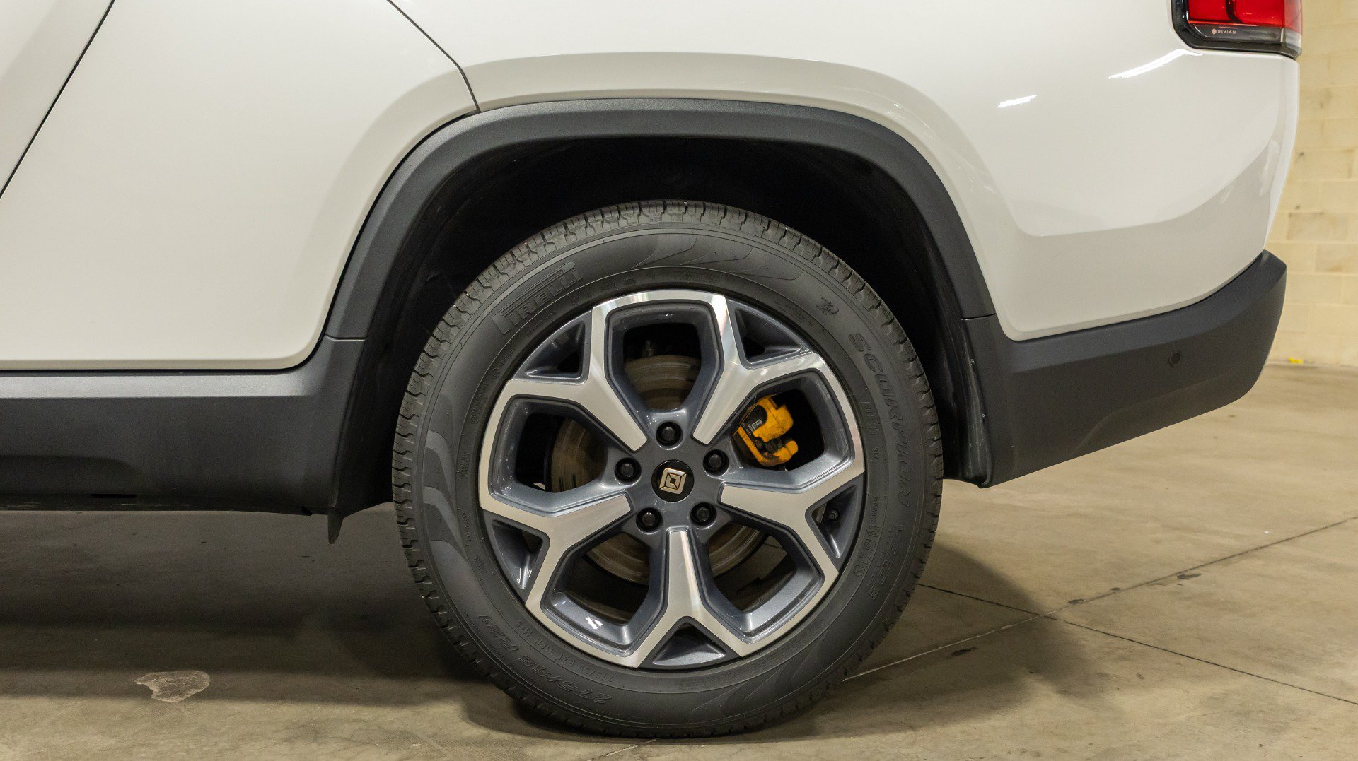 Used 2022 Rivian R1T Adventure AWD/4WD image 26