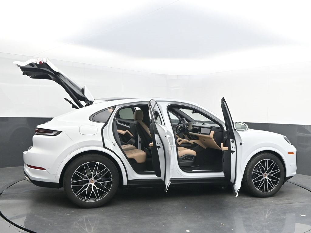 New 2025 Porsche Cayenne Coupe image 39