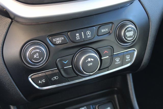 Used 2018 Jeep Cherokee Latitude Plus image 19