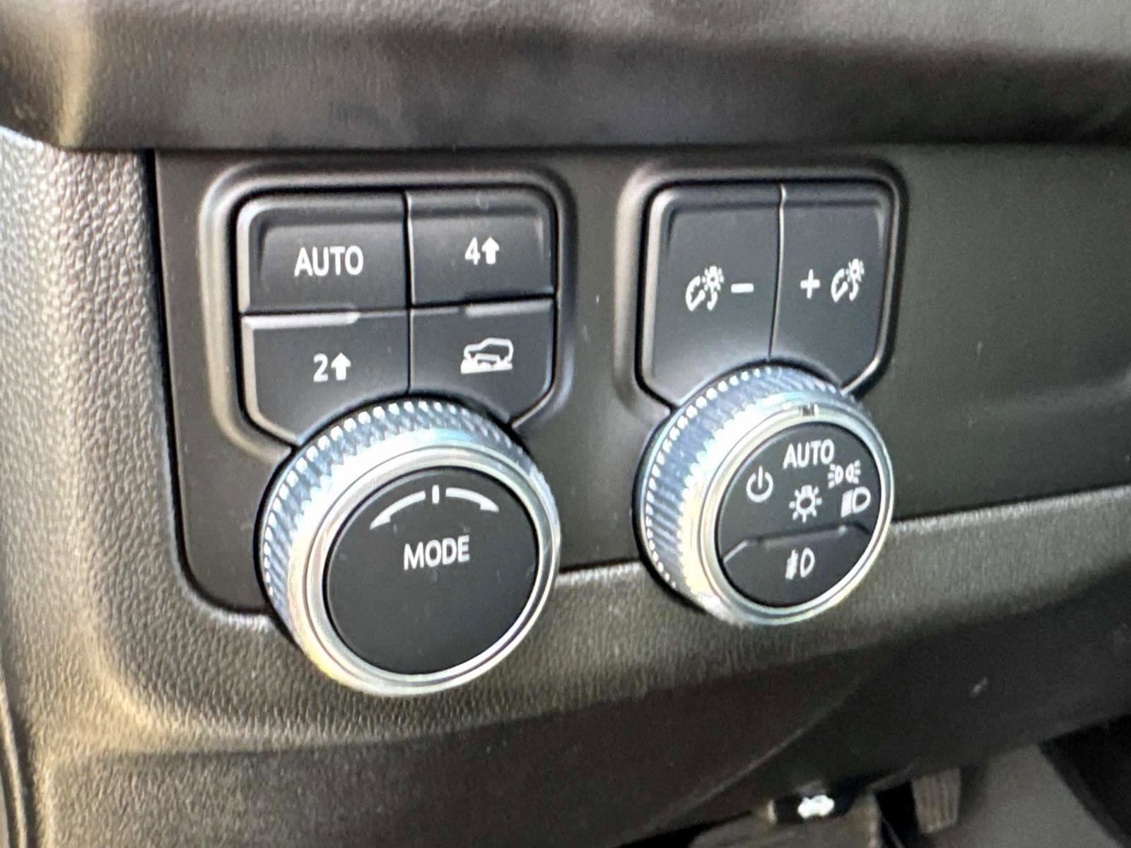 Certified 2023 GMC Yukon SLT w/ SLT Luxury Package image 26