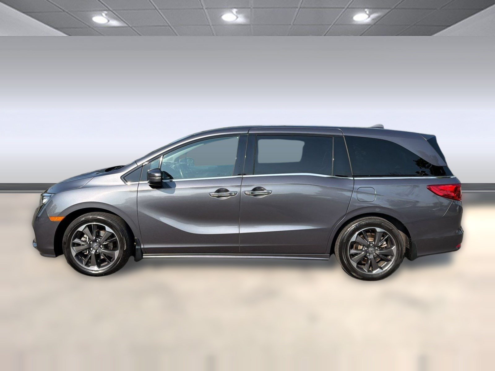 Used 2024 Honda Odyssey Elite image 2
