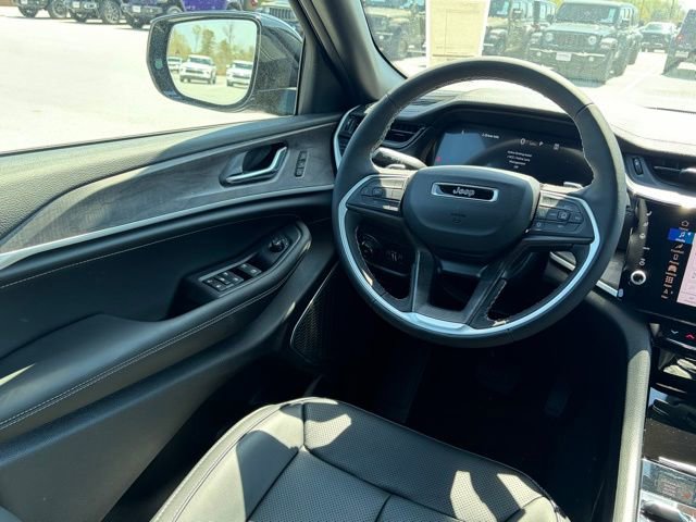 New 2026 Jeep Grand Cherokee Limited AWD/4WD image 36