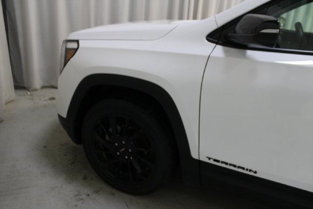 Used 2023 GMC Terrain SLE w/ Driver Convenience Package AWD/4WD image 31