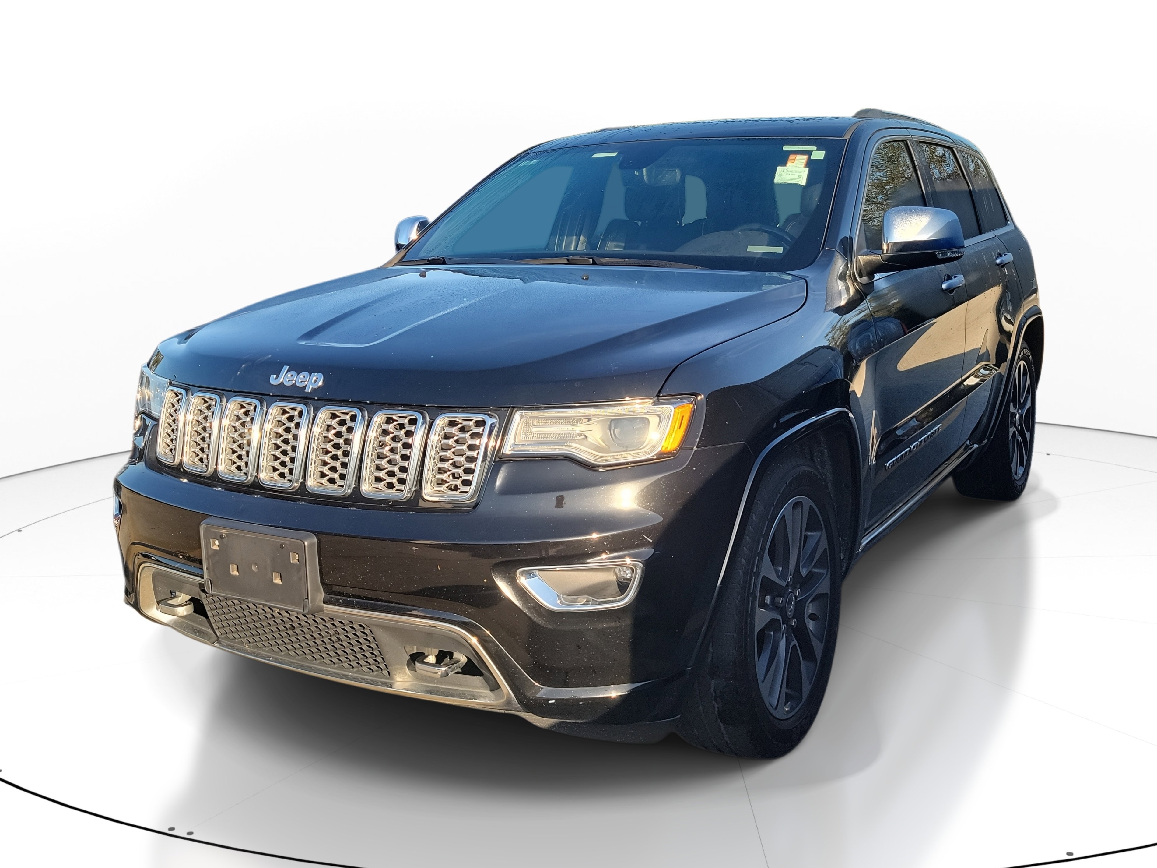 Used 2018 Jeep Grand Cherokee Overland image 3