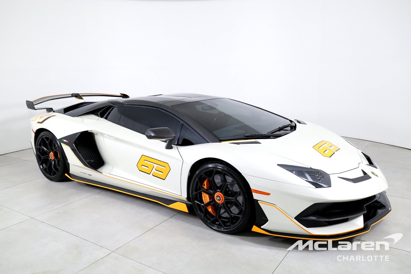 Used 2021 Lamborghini Aventador SVJ AWD/4WD image 3