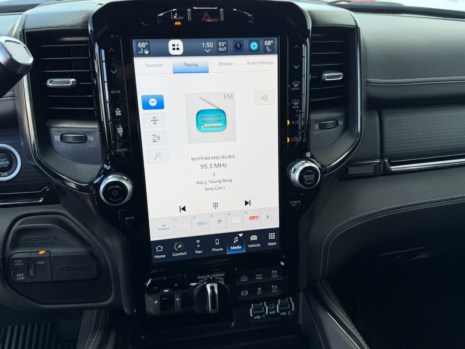 Used 2024 RAM 2500 Limited image 15