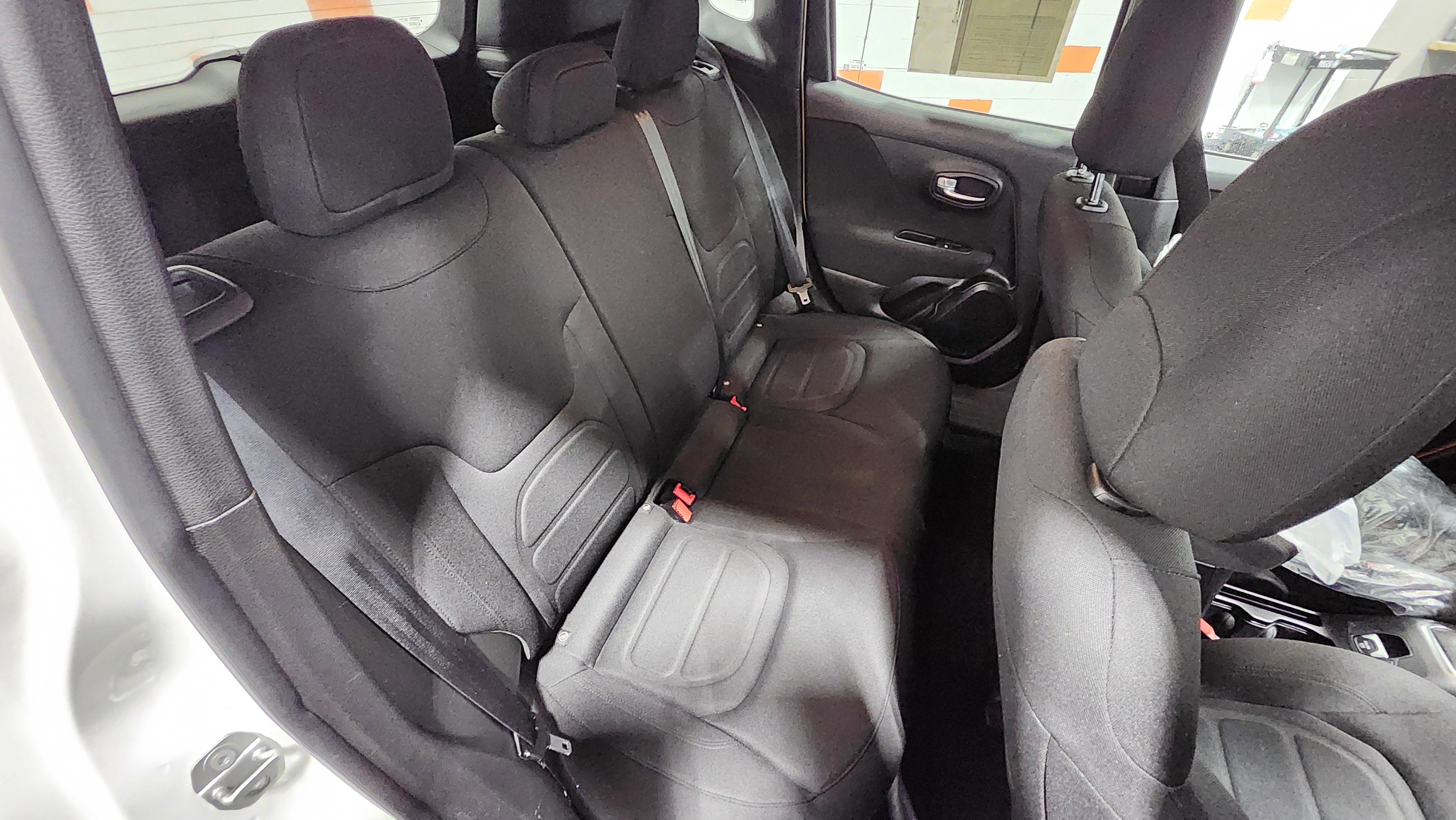 Used 2020 Jeep Renegade Latitude image 18