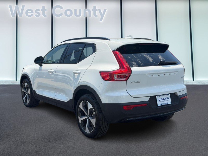 Certified 2026 Volvo XC40 B5 Plus AWD/4WD image 7