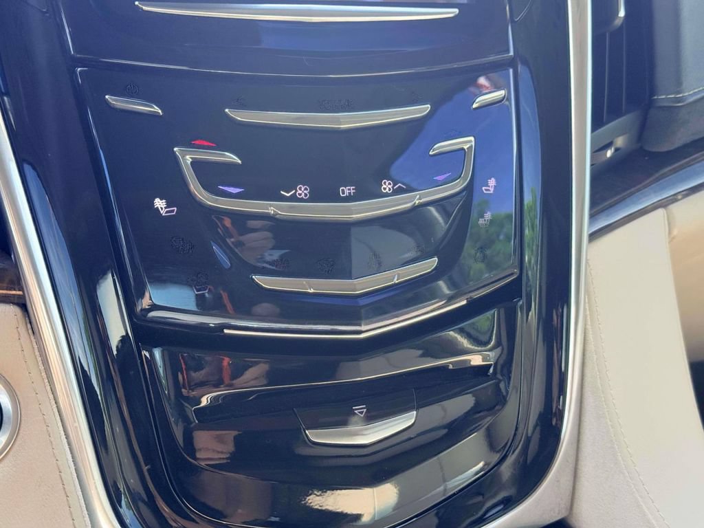 Used 2018 Cadillac Escalade Luxury AWD/4WD image 27