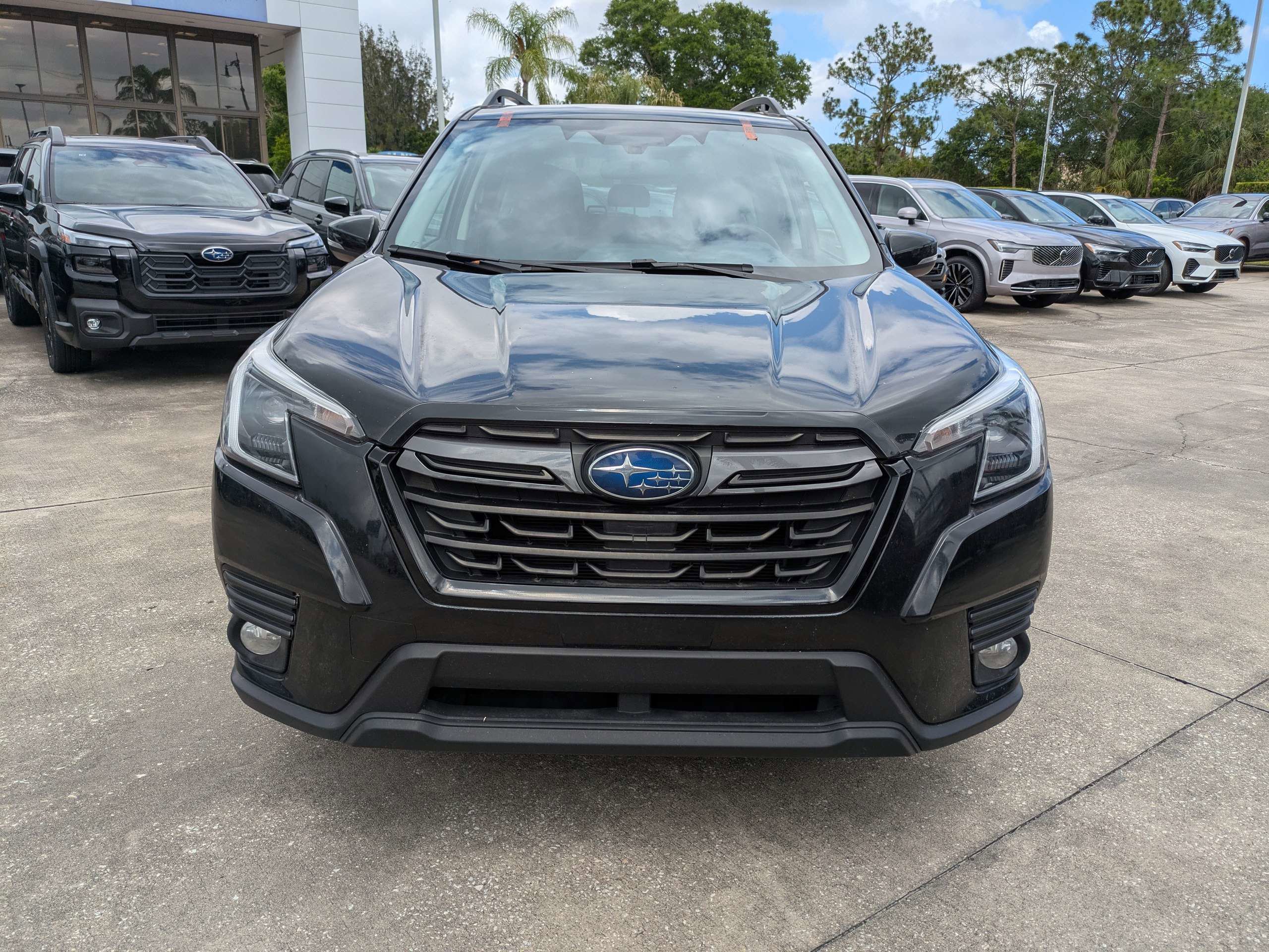 Certified 2023 Subaru Forester Limited AWD/4WD image 9