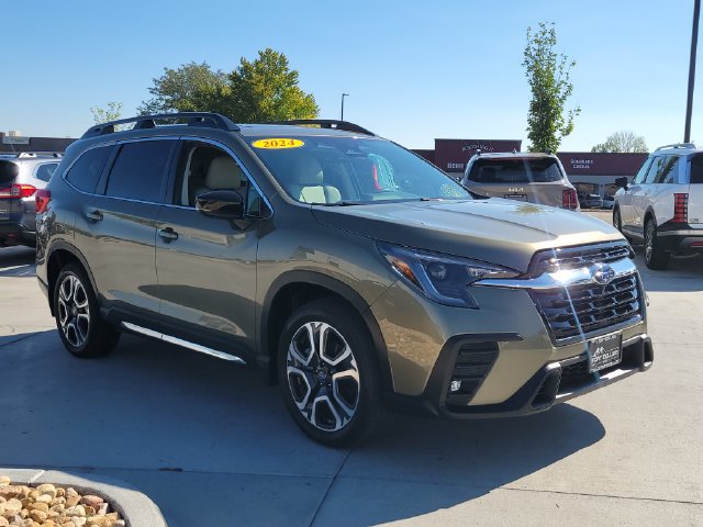 Used 2024 Subaru Ascent Limited w/ Technology Package AWD/4WD image 7