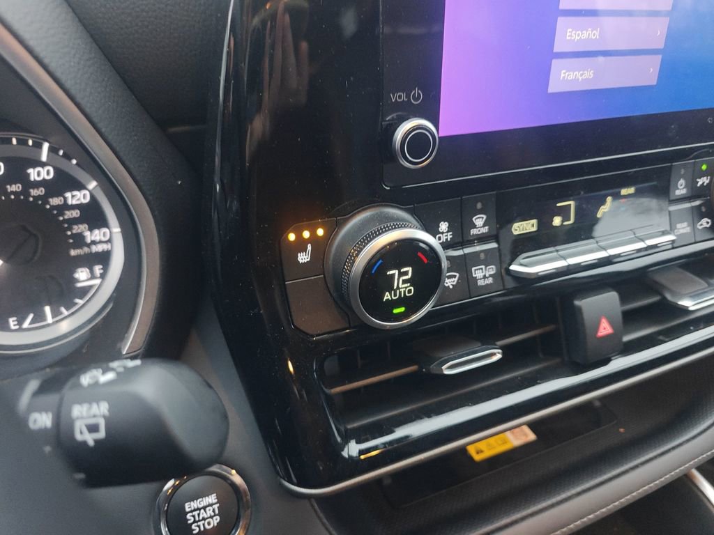 Used 2023 Toyota Highlander XLE image 9