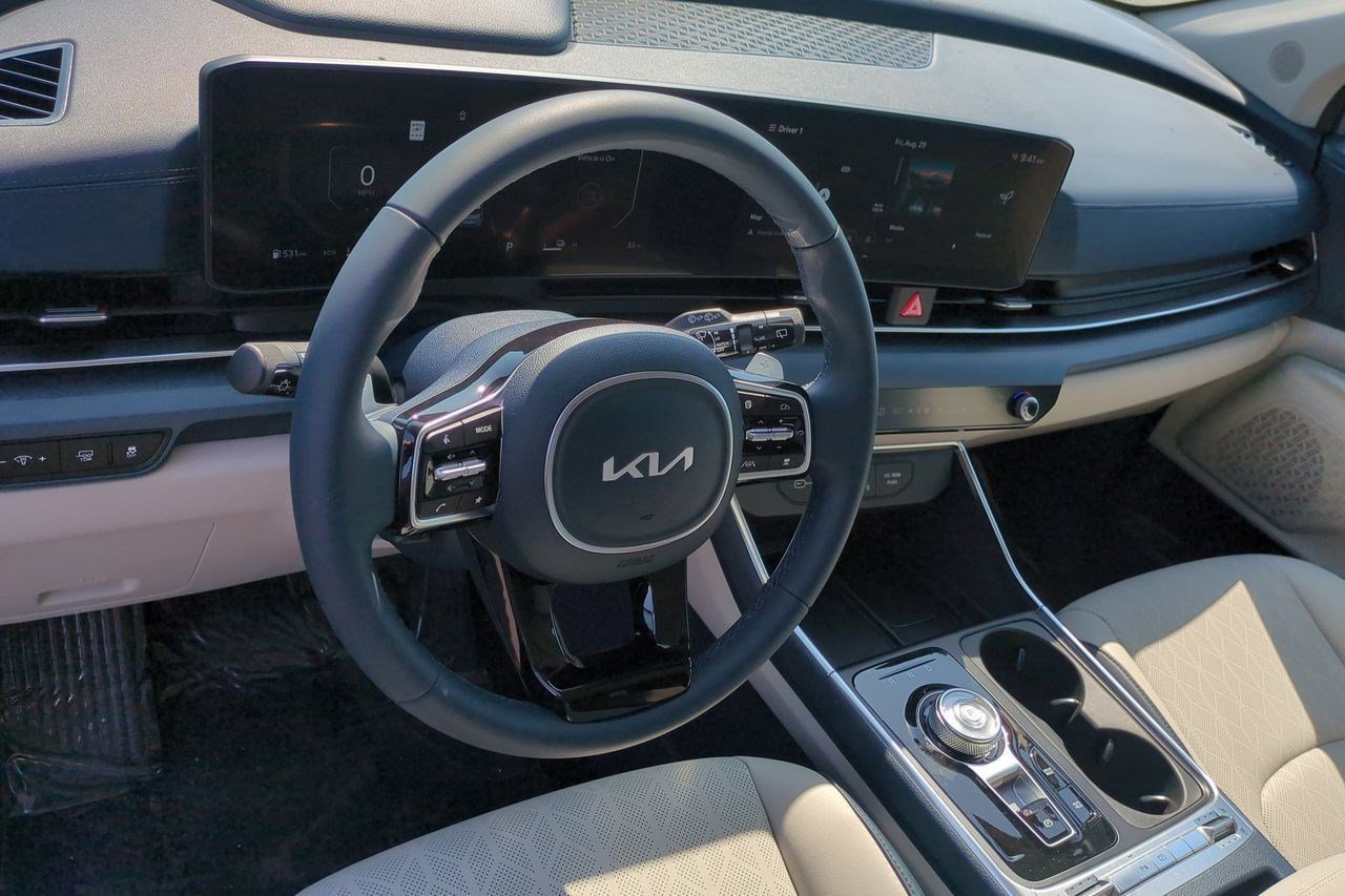 New 2026 Kia Carnival SX image 9