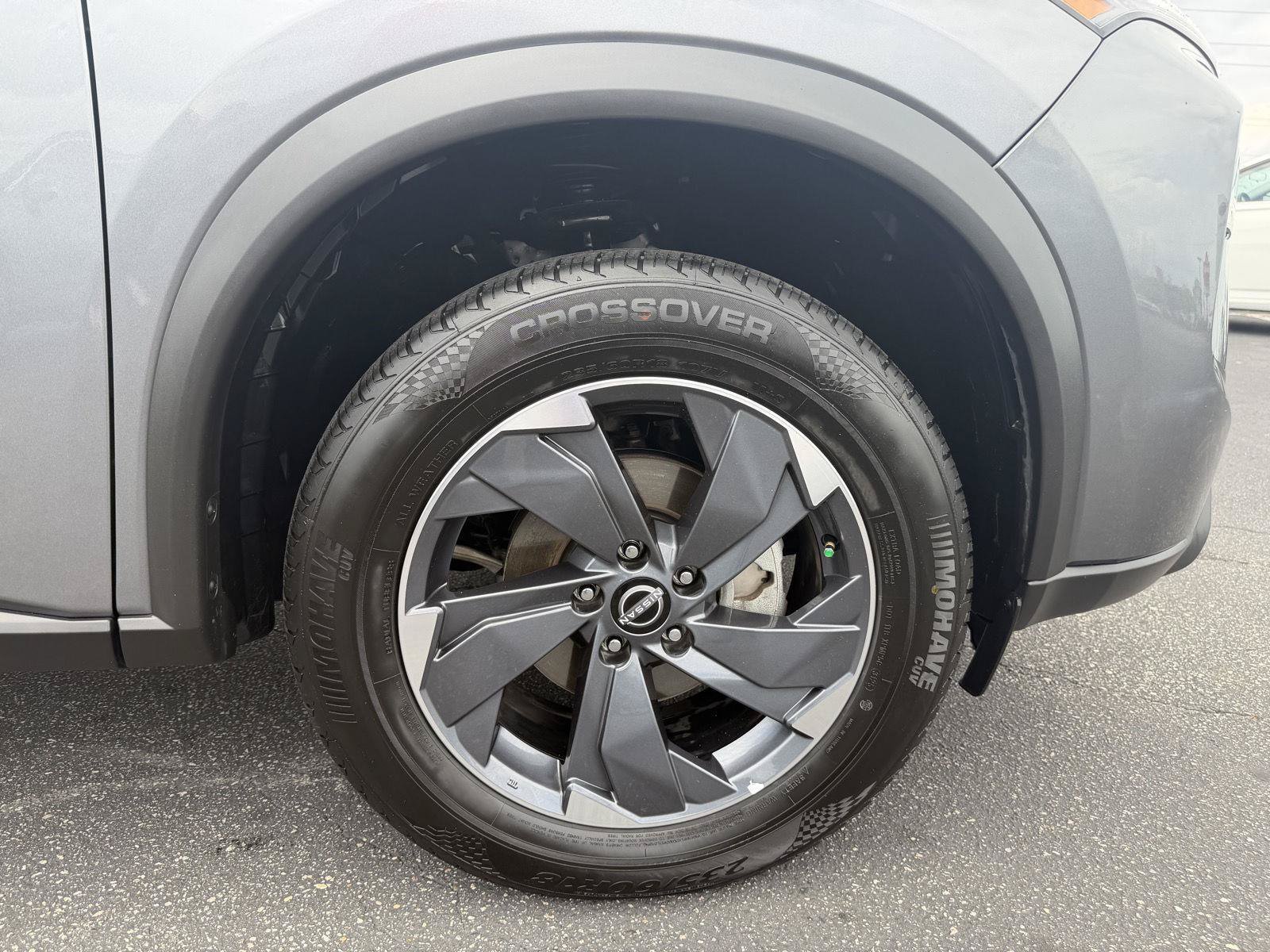 Used 2025 Nissan Rogue SV FWD image 9