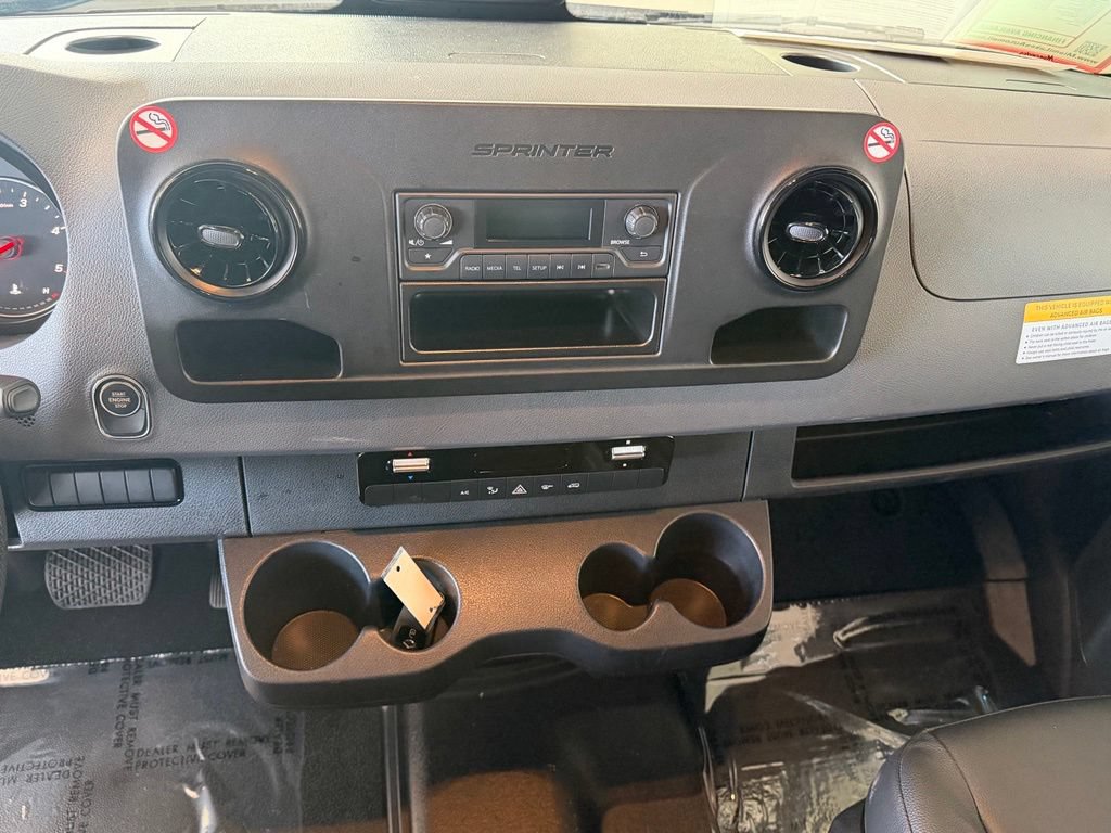 Used 2025 Mercedes-Benz Sprinter 2500 image 11