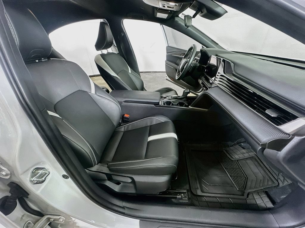 Used 2026 Toyota Camry SE FWD image 12