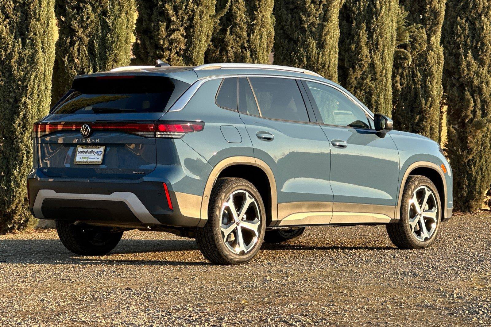 New 2026 Volkswagen Tiguan SE AWD/4WD image 3