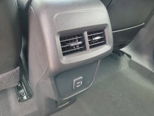 Used 2022 GMC Terrain SLT w/ Elevation Edition image 12