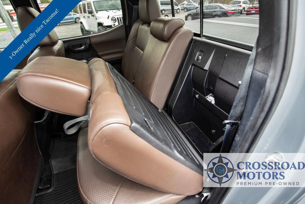 Used 2019 Toyota Tacoma Limited image 23
