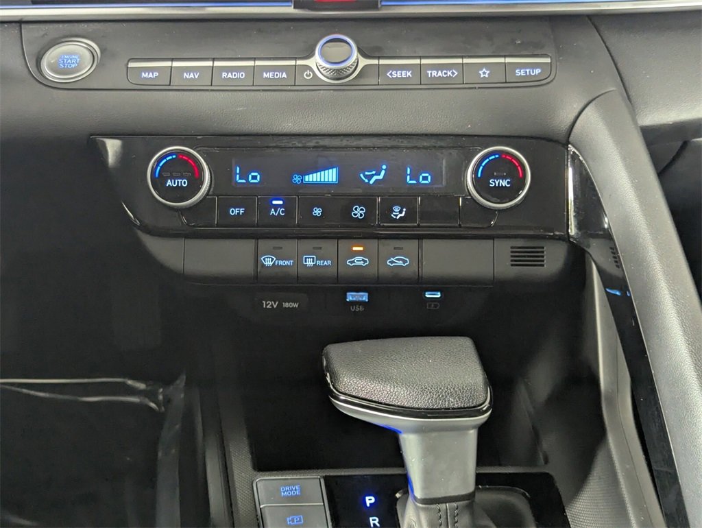 Certified 2024 Hyundai Elantra Blue image 20