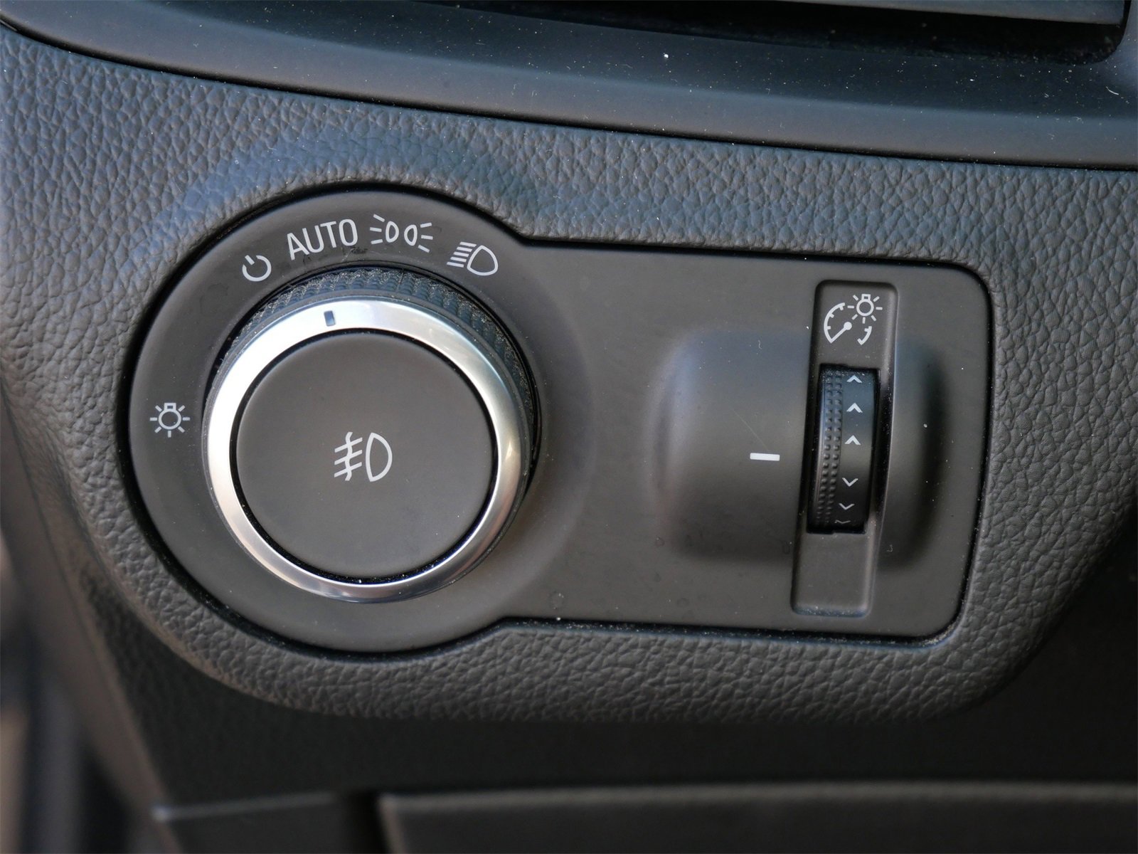 Used 2017 Buick Envision Essence image 17