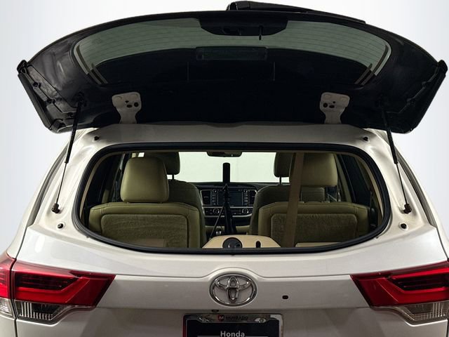 Used 2019 Toyota Highlander Limited image 14