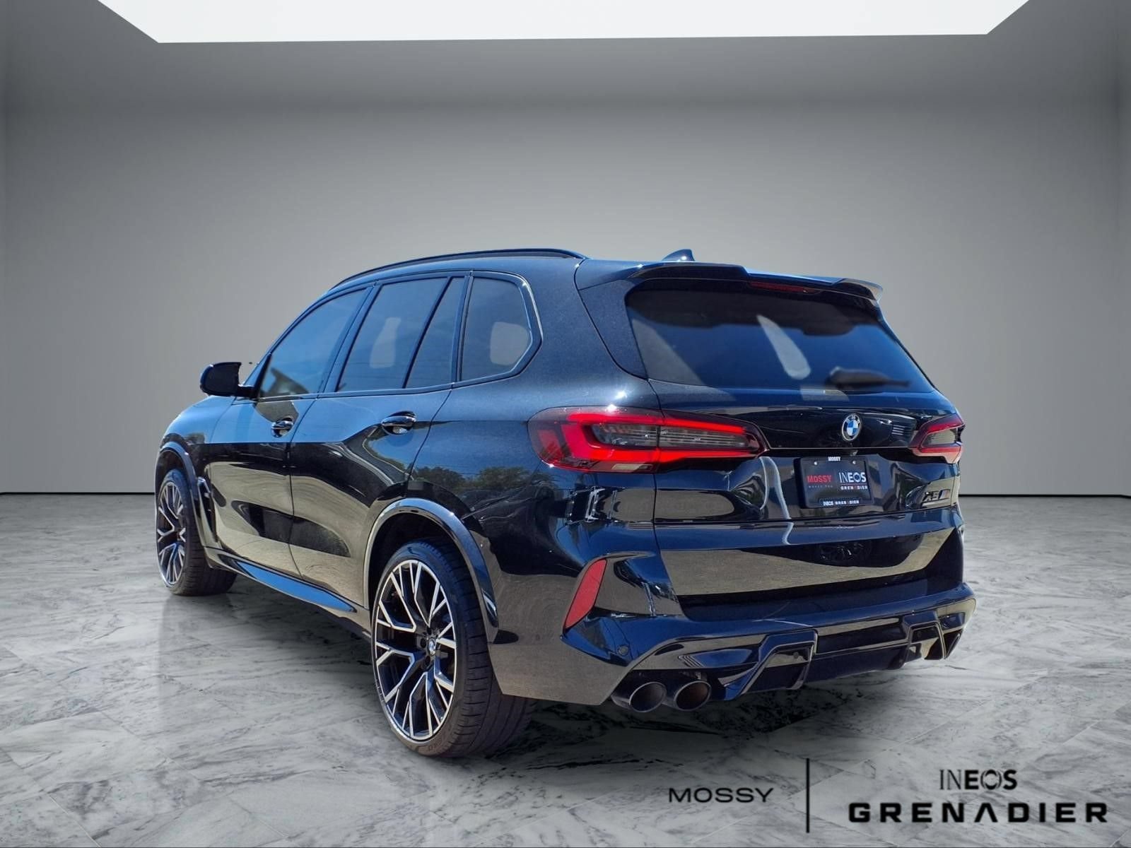 Used 2021 BMW X5 M w/ Competition Package AWD/4WD image 2