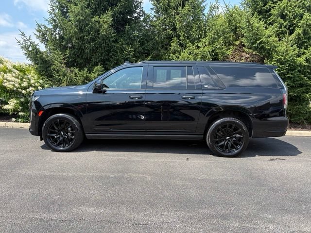 Certified 2022 Cadillac Escalade ESV Sport w/ Touring Package AWD/4WD image 2