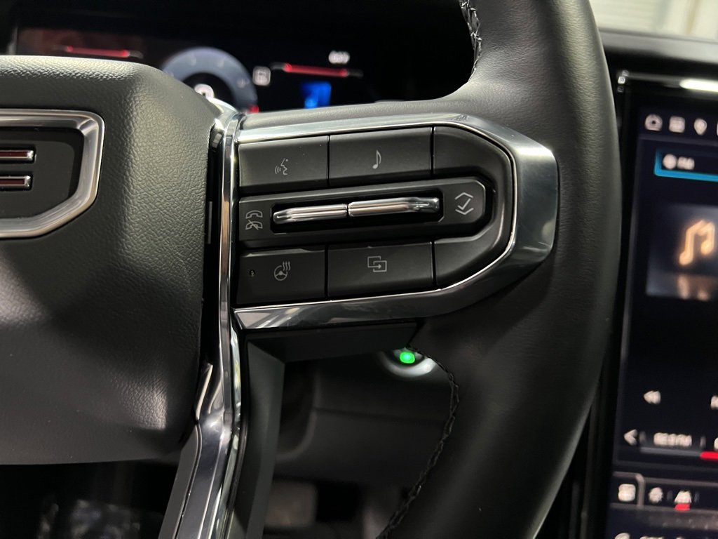 Used 2025 GMC Acadia Elevation image 28