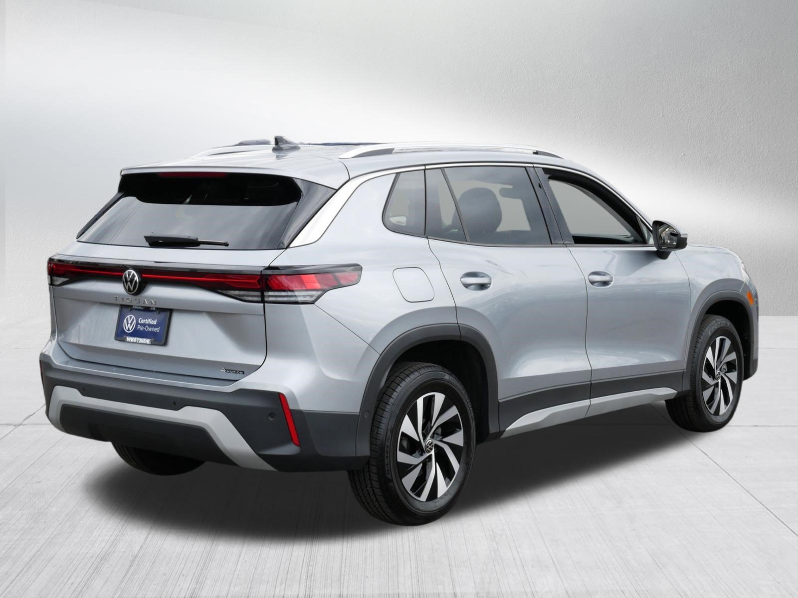 Certified 2025 Volkswagen Tiguan S AWD/4WD image 7