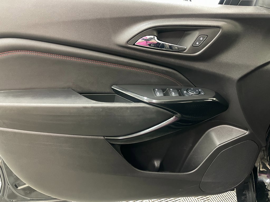 Certified 2025 Chevrolet Trax RS w/ Driver Confidence Package image 22